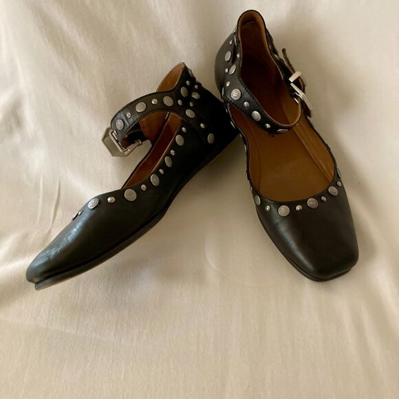Genuine FREE PEOPLE, SZ 7, Mystic, Leather Mary Jane shoes, Black w/ Studs - Picture 1 of 6